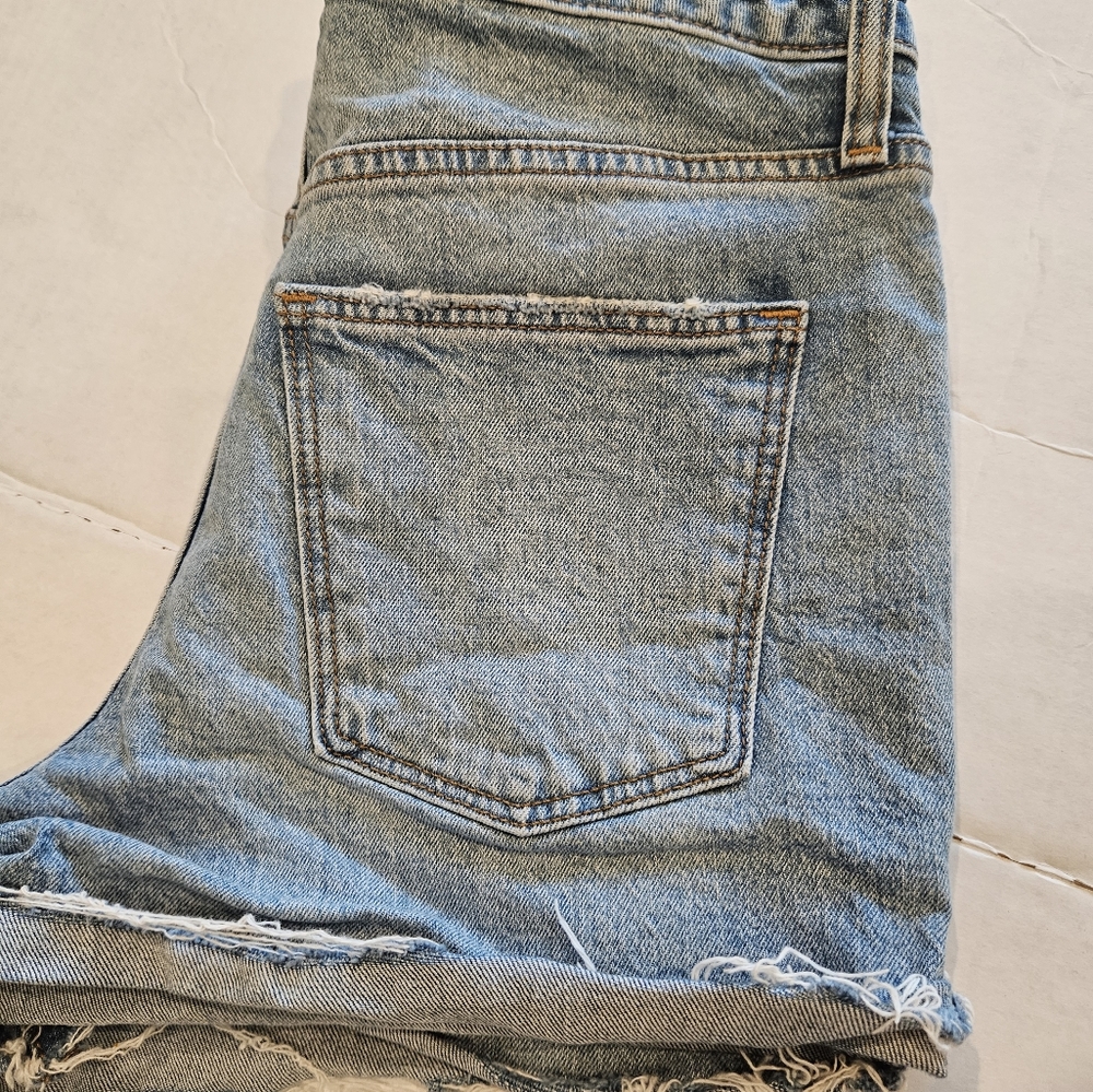 Iniversal Thread,EUC, Vintage Midi Jean Shorts, Size 6 - Picture 8 of 12